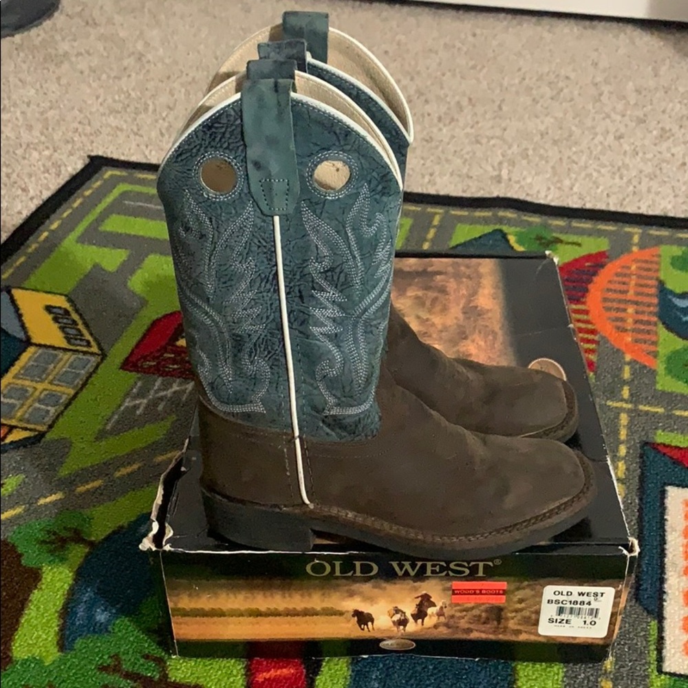 Boys size 1 old west boots